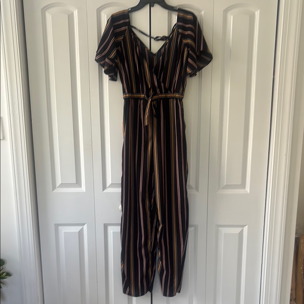 🌸3/$15 Striped Jumpsuit with Tie Waist and Bell Short Sleeves